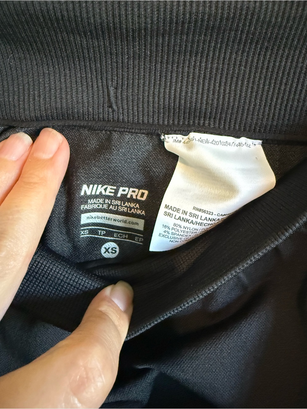 Nike Pro Black Cropped Performance Tights - Picture 5 of 5